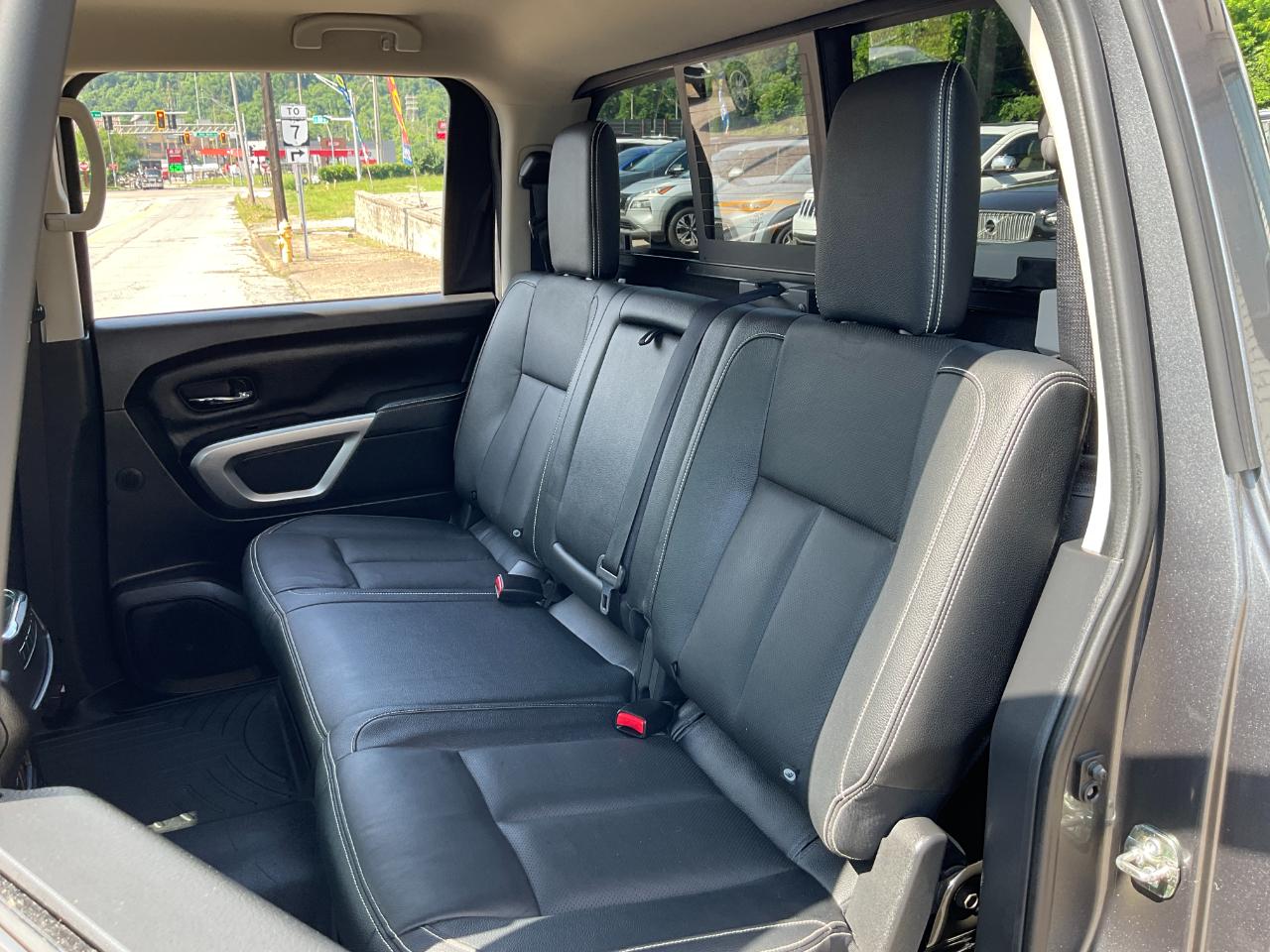 Nissan Titan PRO-4X Crew Cab 4WD 2019