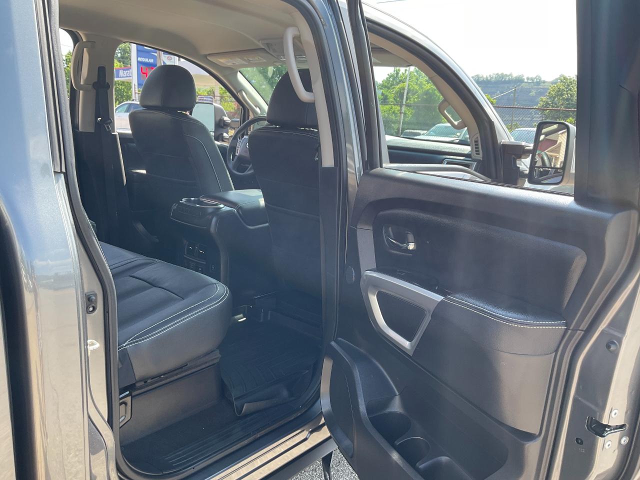Nissan Titan PRO-4X Crew Cab 4WD 2019