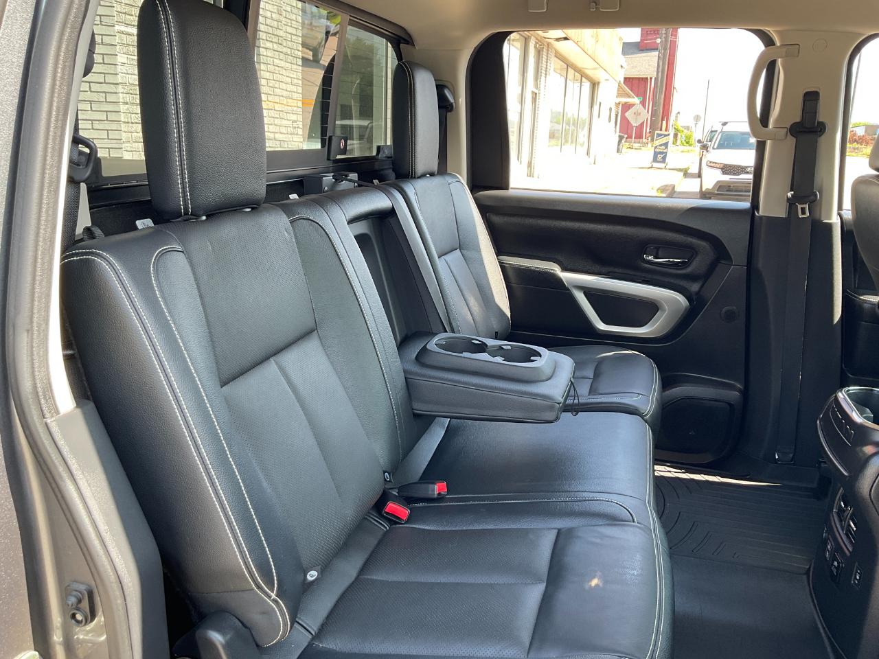 Nissan Titan PRO-4X Crew Cab 4WD 2019