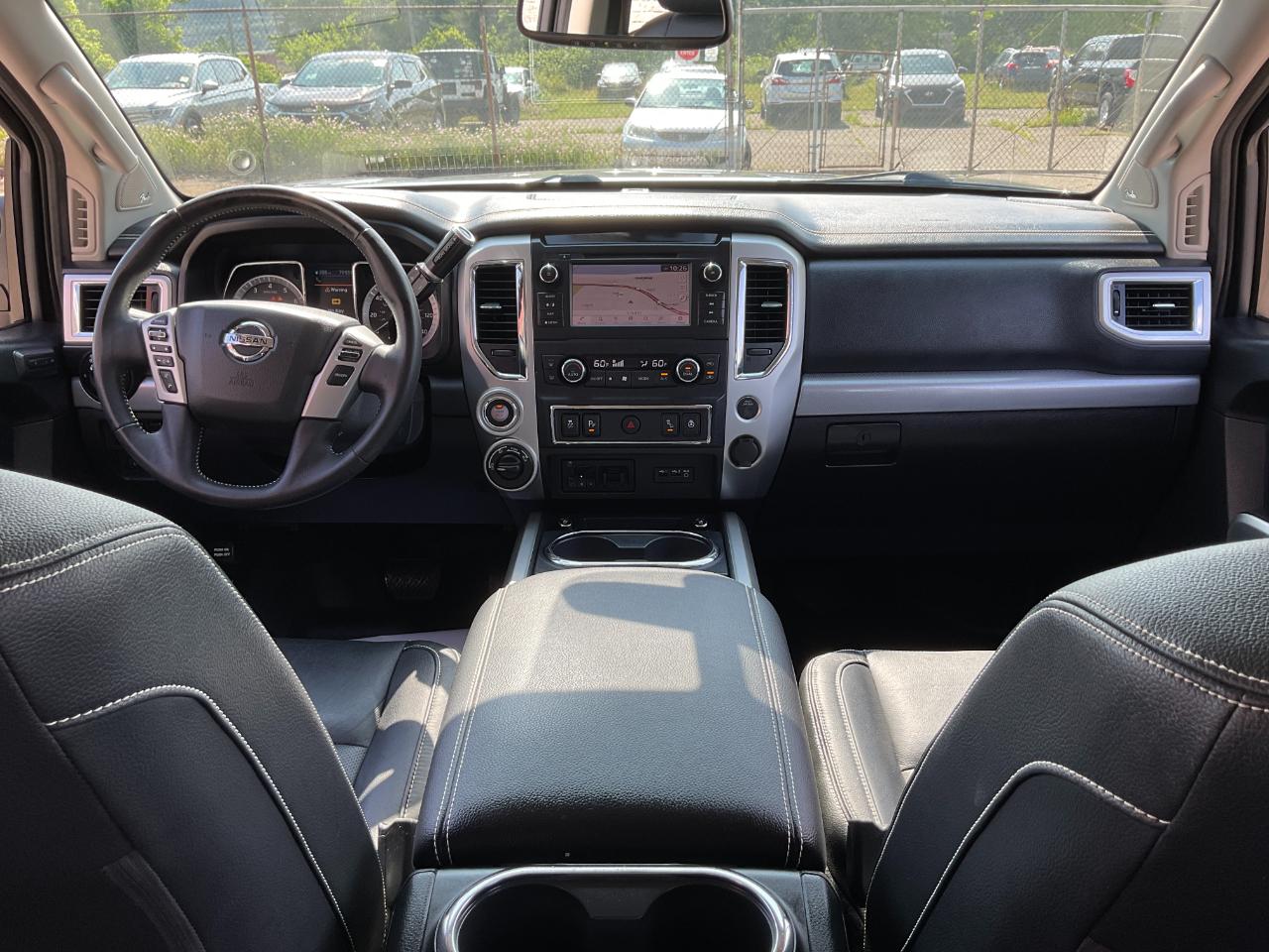 Nissan Titan PRO-4X Crew Cab 4WD 2019