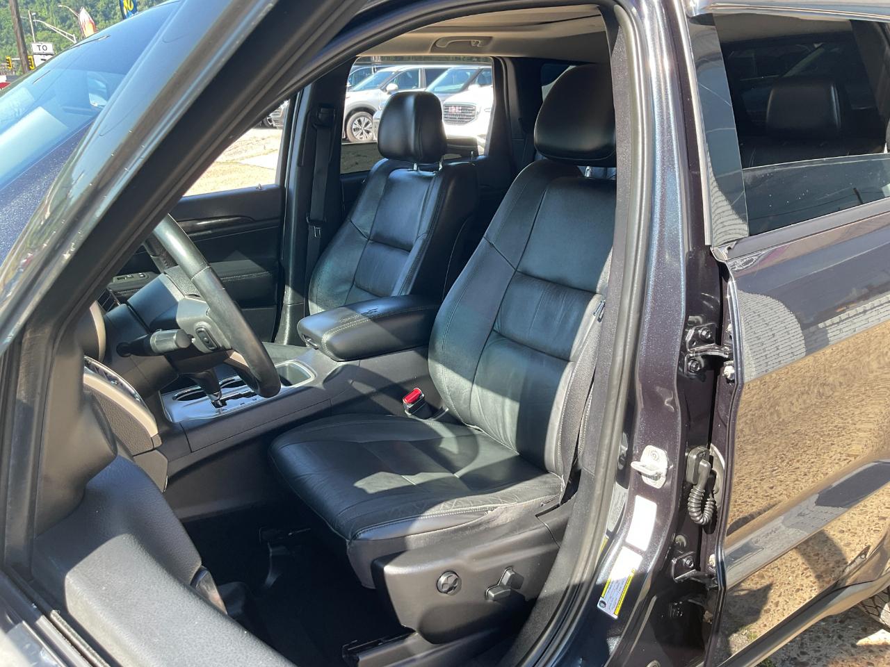 Jeep Grand Cherokee Laredo 4WD 2012