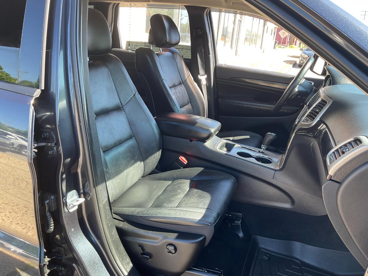 Jeep Grand Cherokee Laredo 4WD 2012