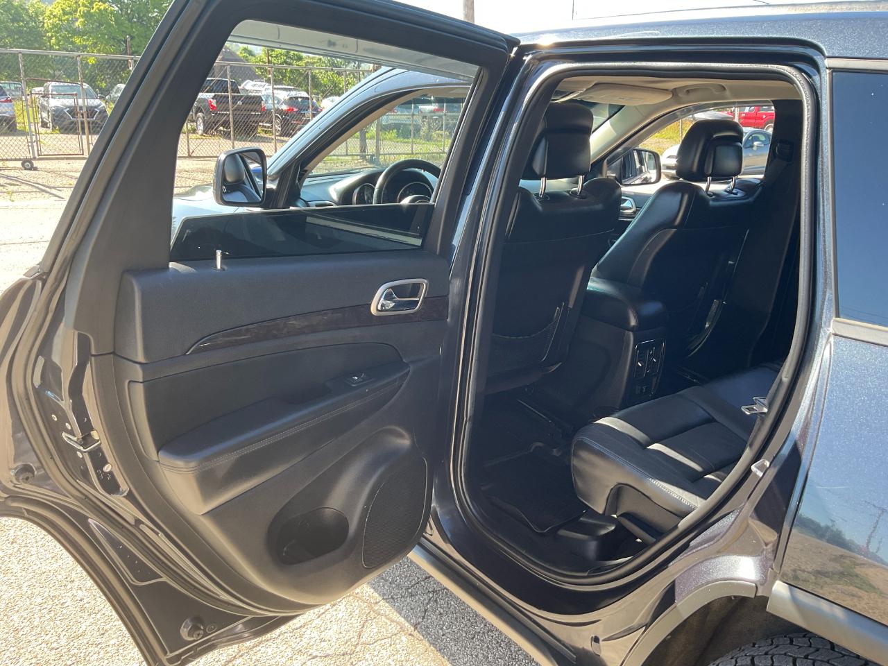 Jeep Grand Cherokee Laredo 4WD 2012