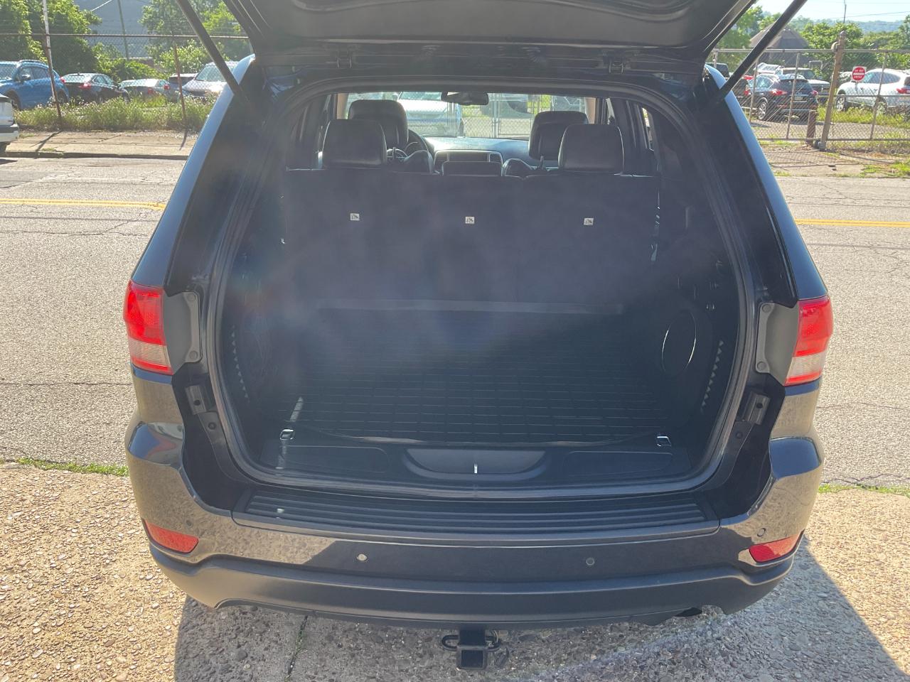 Jeep Grand Cherokee Laredo 4WD 2012