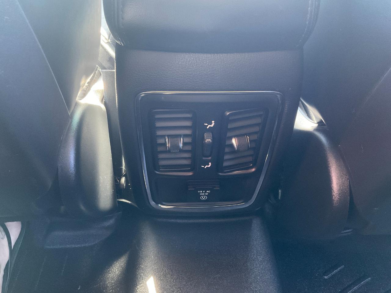 Jeep Grand Cherokee Laredo 4WD 2012