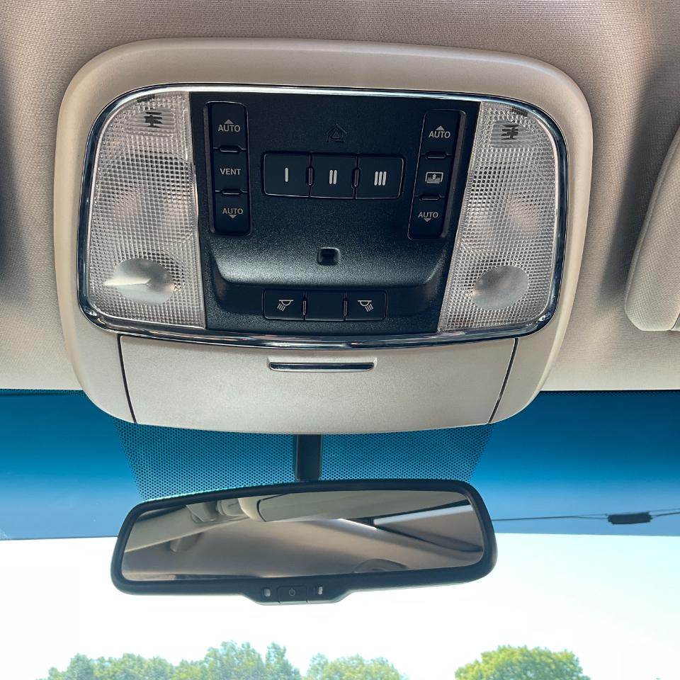 Jeep Grand Cherokee Laredo 4WD 2012