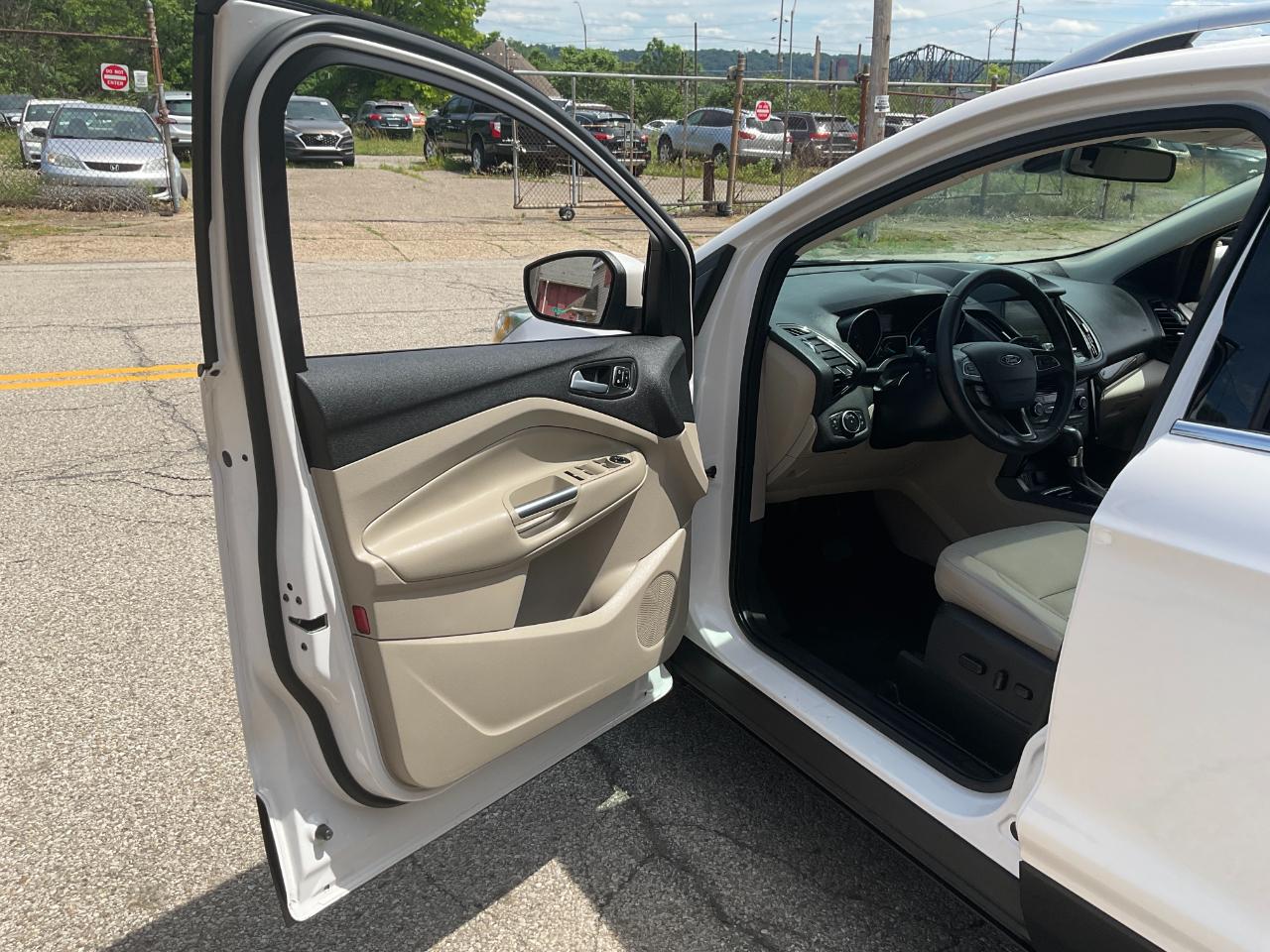 Ford Escape Titanium 4WD 2017