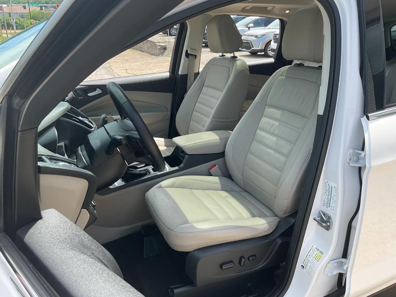 Ford Escape Titanium 4WD 2017