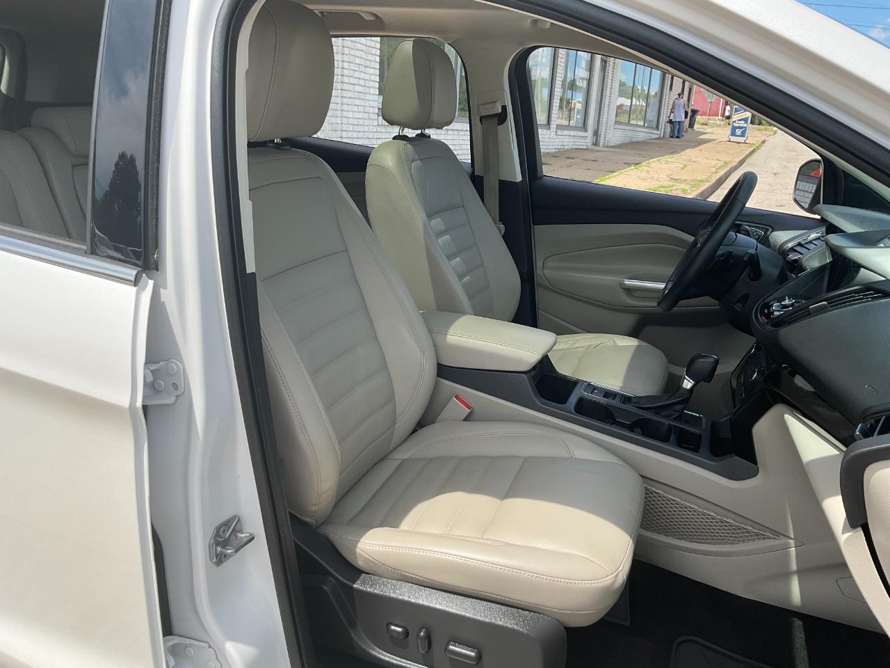 Ford Escape Titanium 4WD 2017