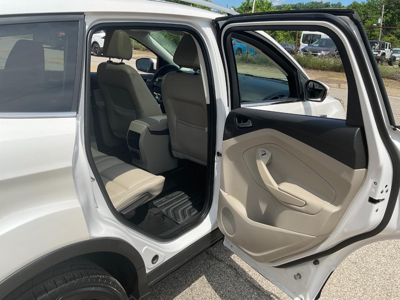 Ford Escape Titanium 4WD 2017