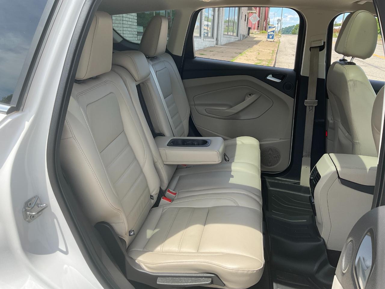 Ford Escape Titanium 4WD 2017