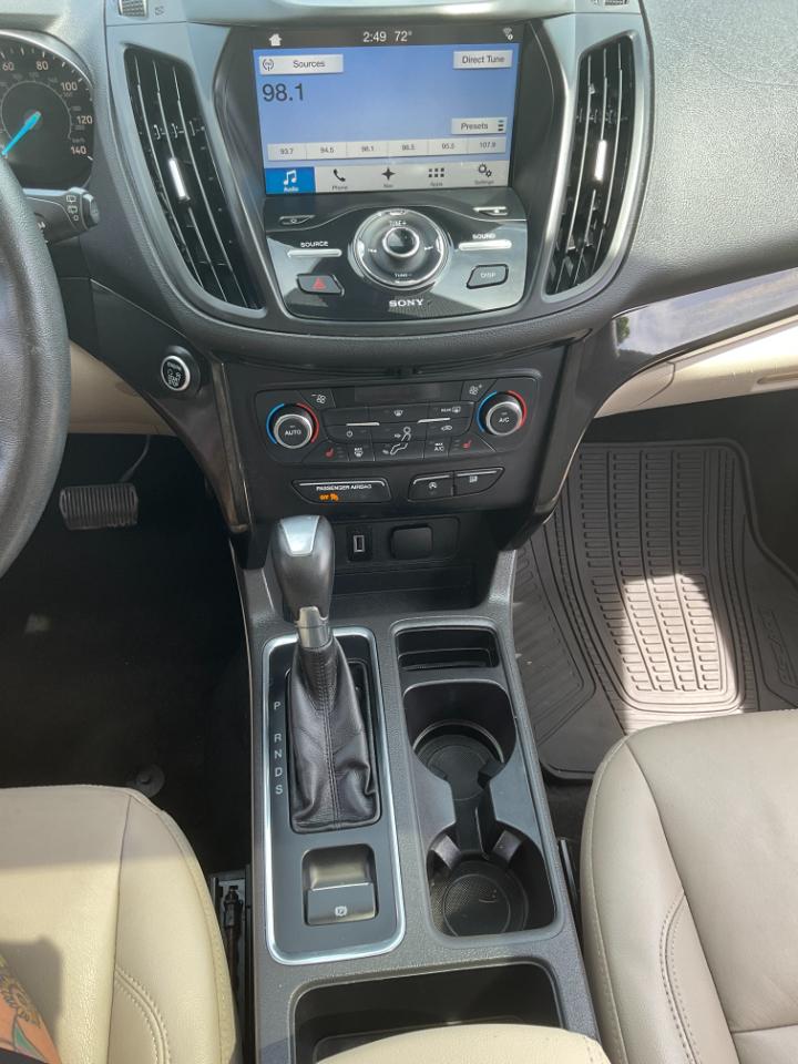 Ford Escape Titanium 4WD 2017