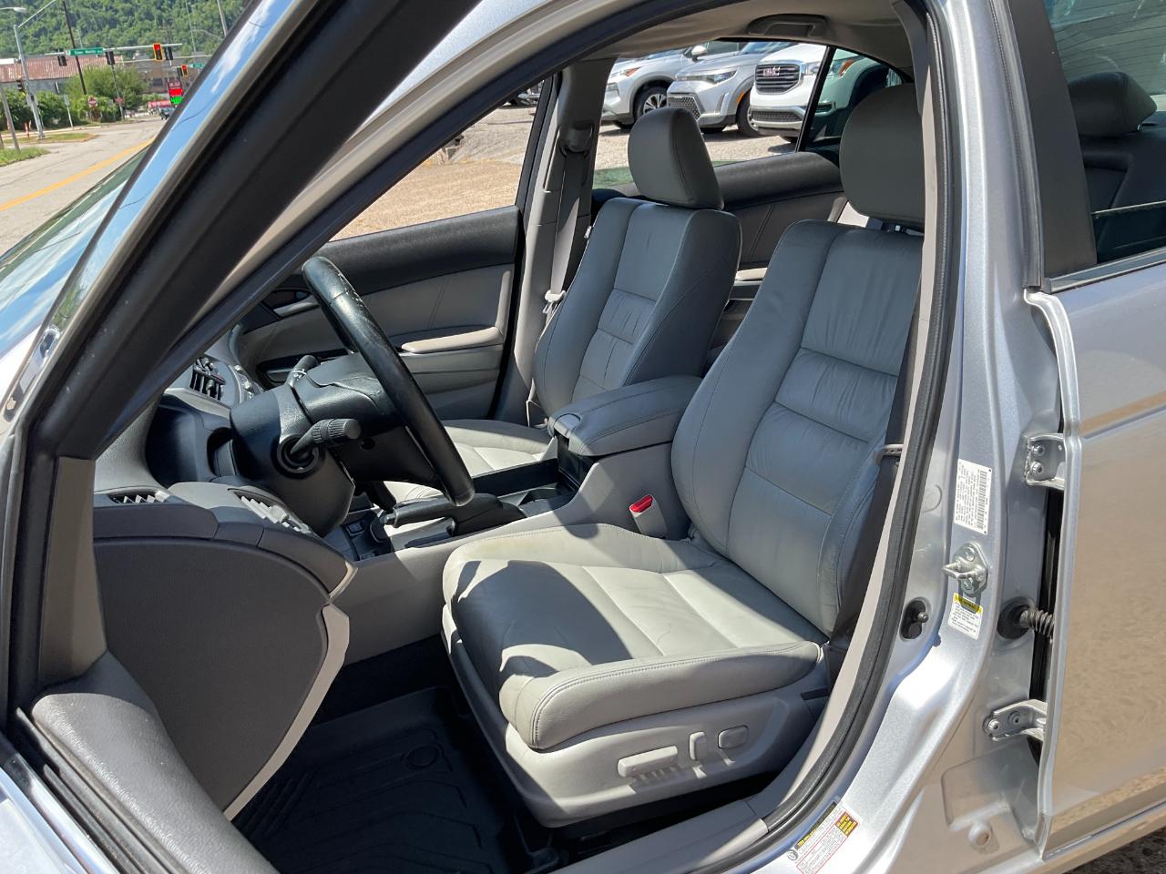 Honda Accord EX-L V-6 Sedan AT 2010