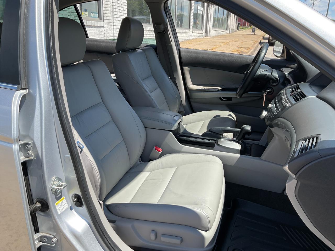 Honda Accord EX-L V-6 Sedan AT 2010