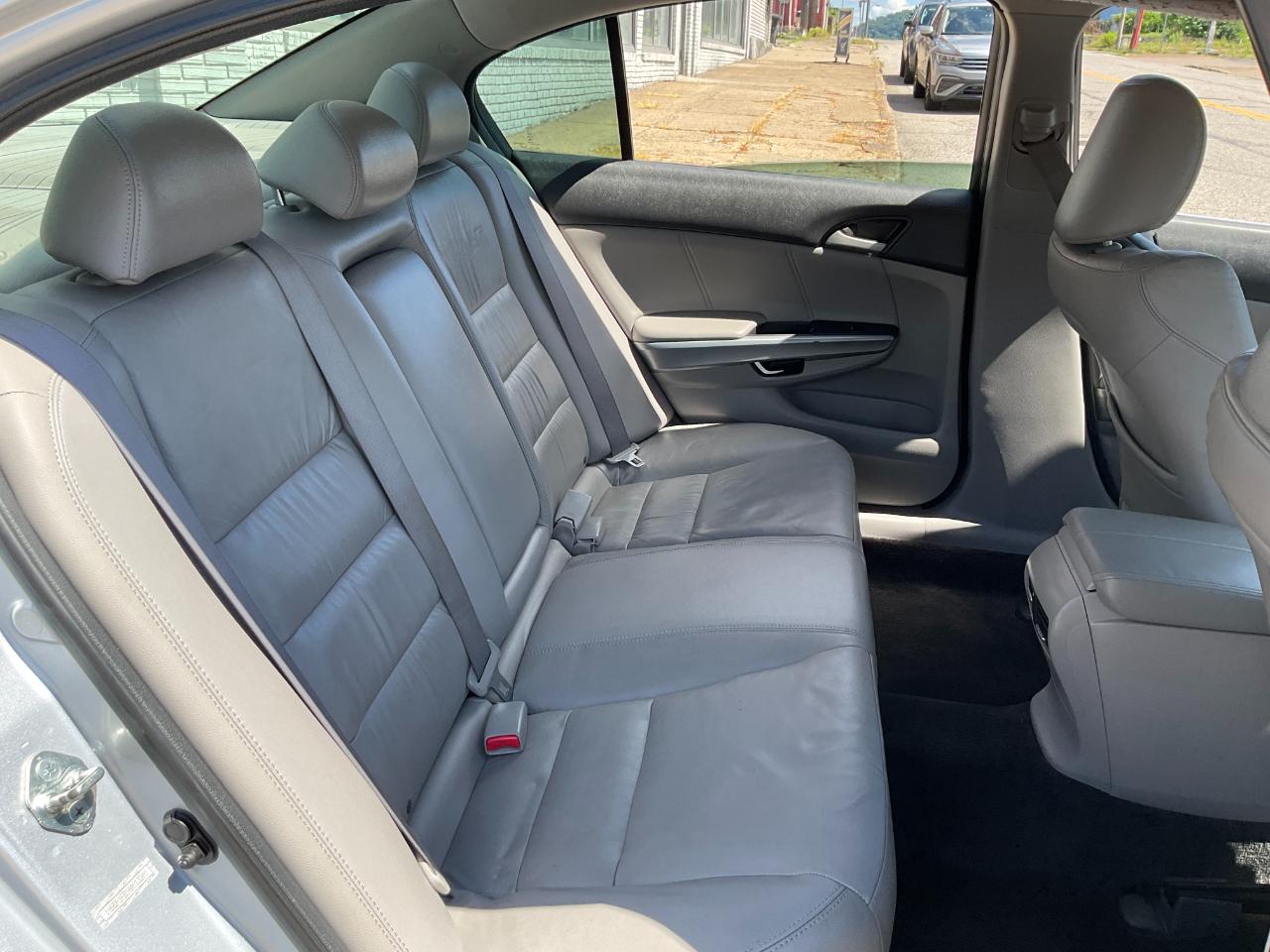 Honda Accord EX-L V-6 Sedan AT 2010