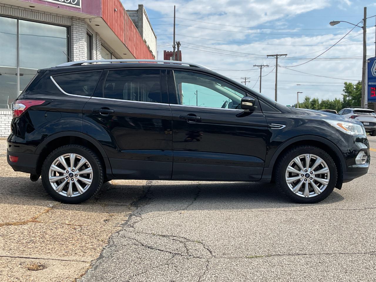 Ford Escape Titanium 4WD 2017
