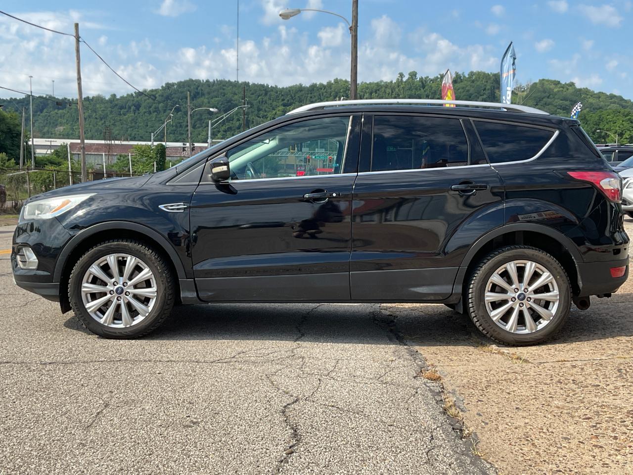 Ford Escape Titanium 4WD 2017