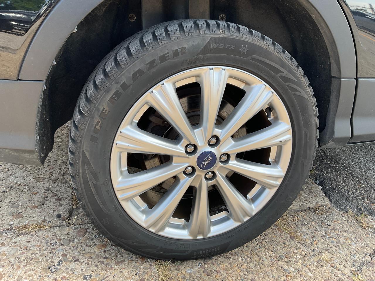 Ford Escape Titanium 4WD 2017