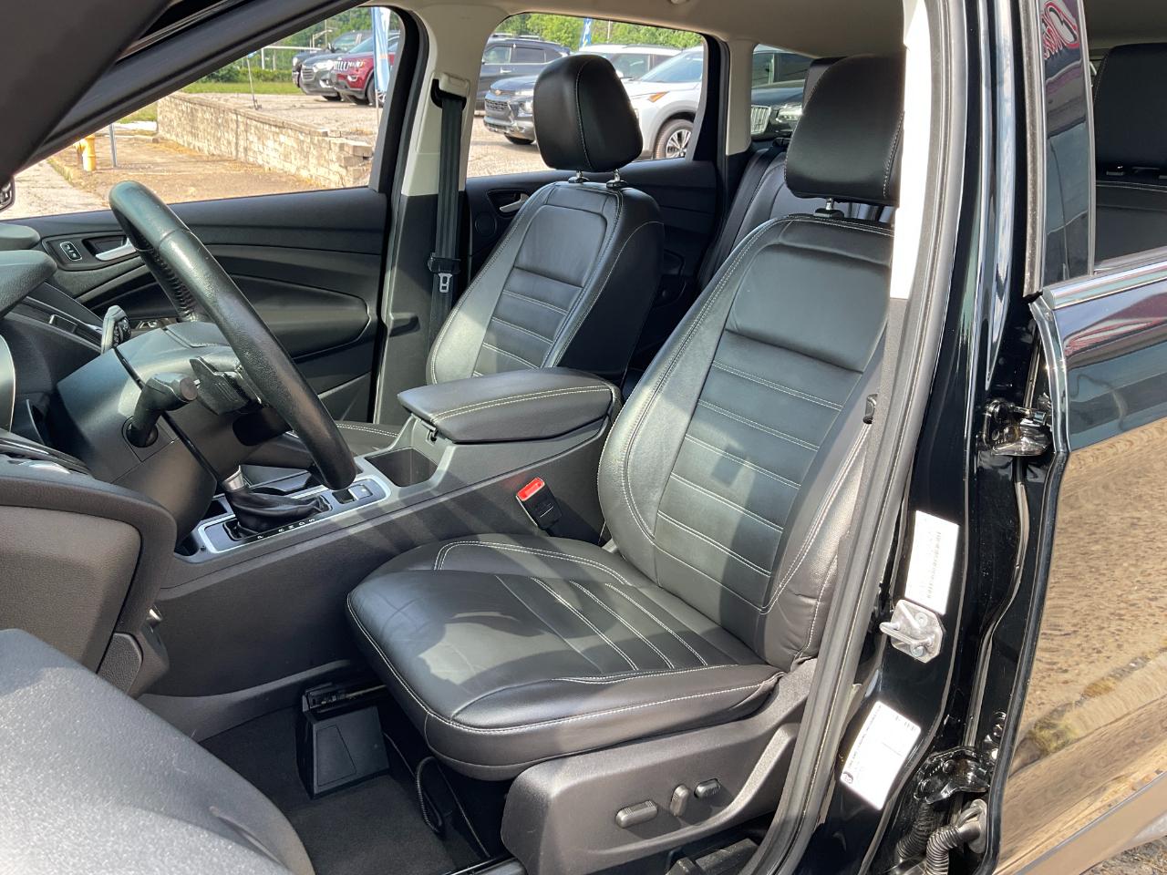 Ford Escape Titanium 4WD 2017