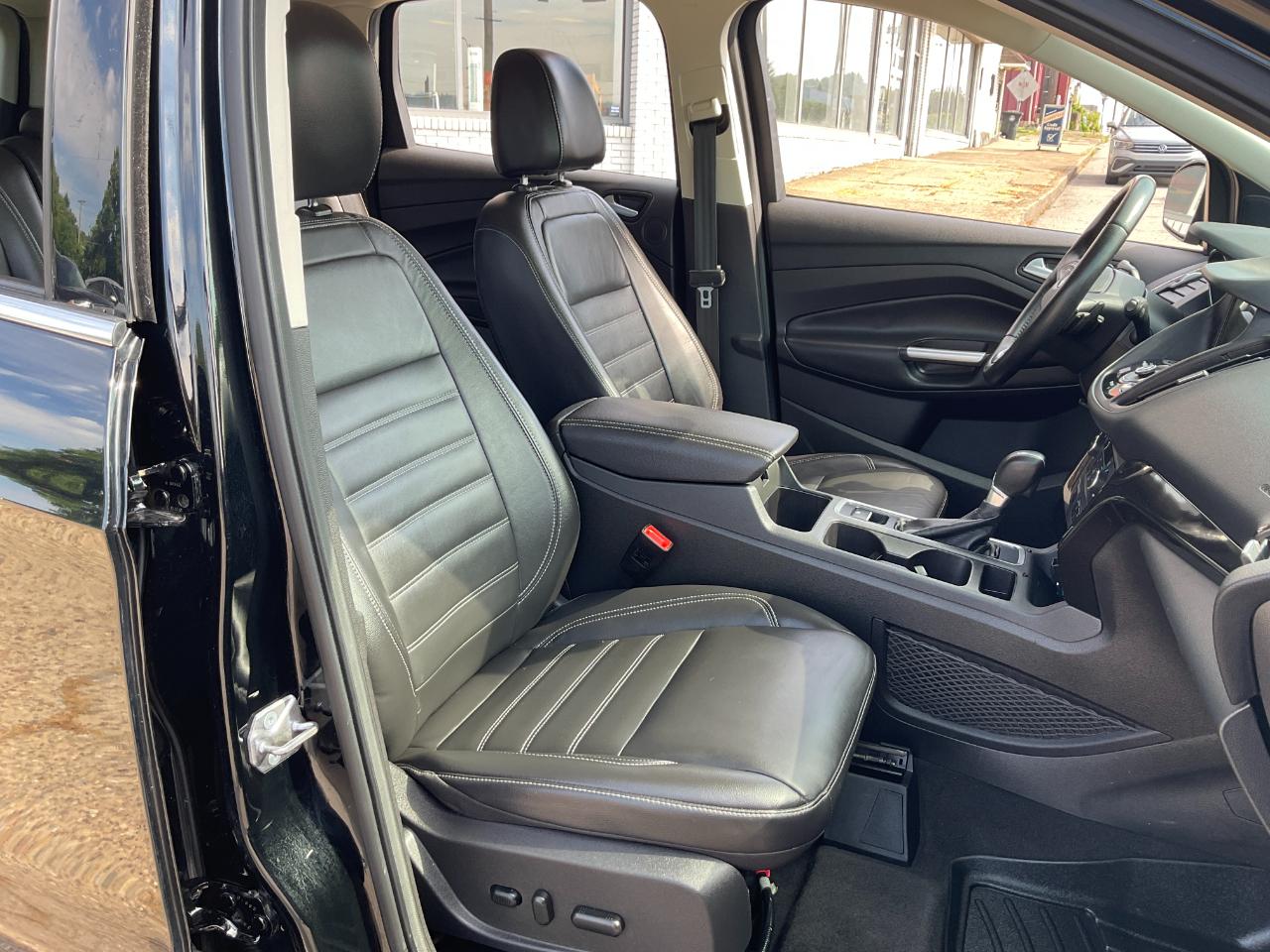 Ford Escape Titanium 4WD 2017