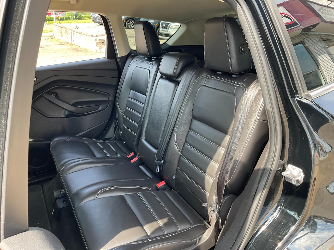 Ford Escape Titanium 4WD 2017