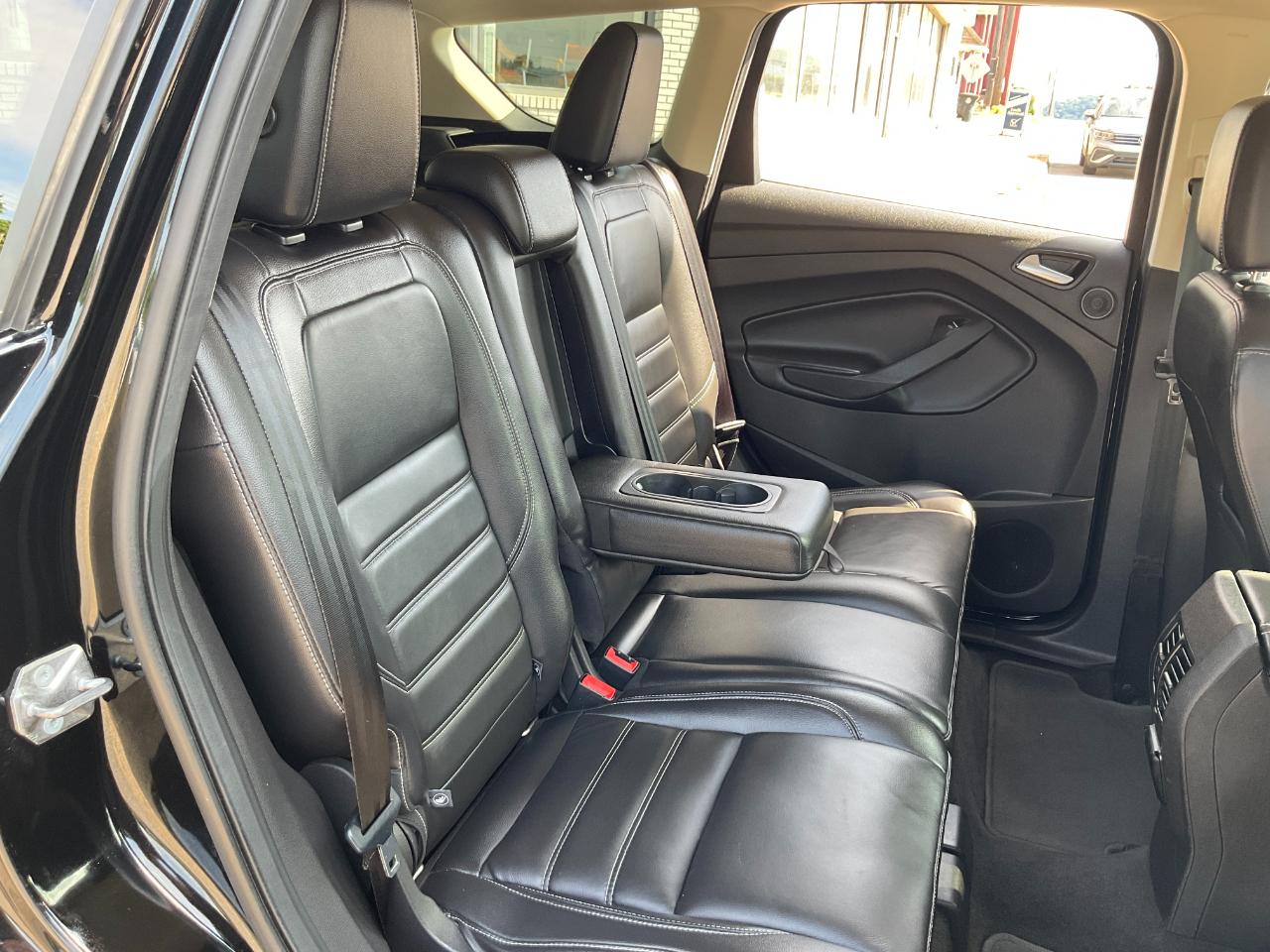 Ford Escape Titanium 4WD 2017