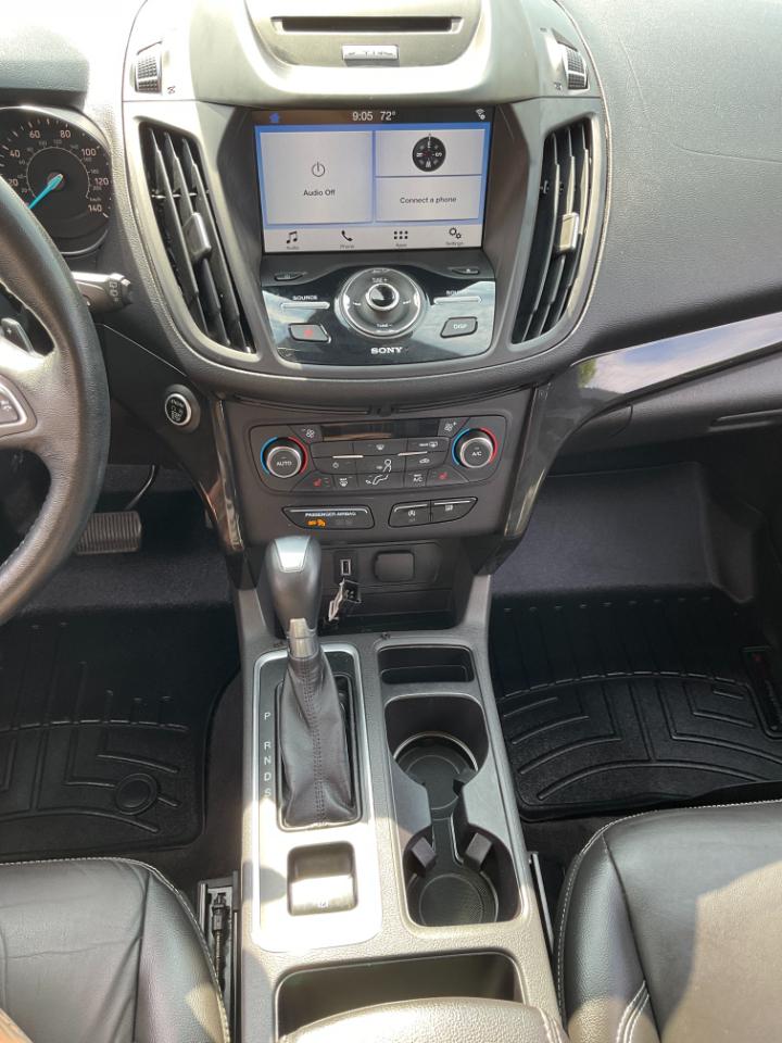 Ford Escape Titanium 4WD 2017