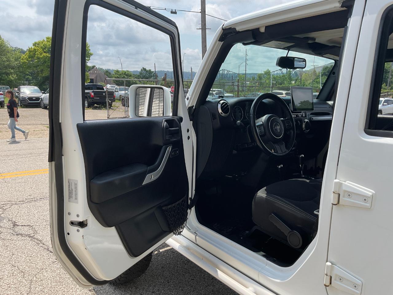 Jeep Wrangler Unlimited Sahara 4WD 2015
