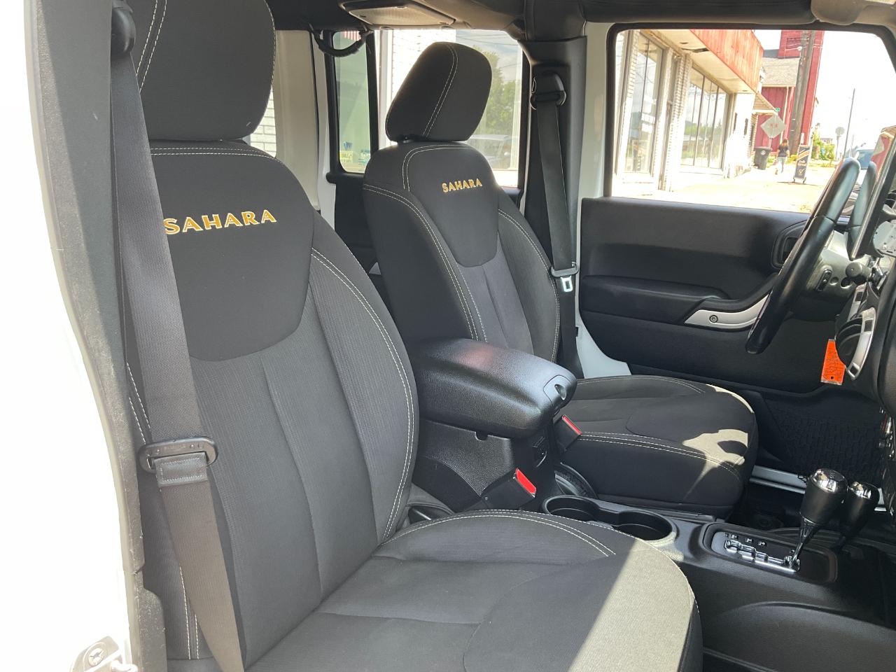 Jeep Wrangler Unlimited Sahara 4WD 2015