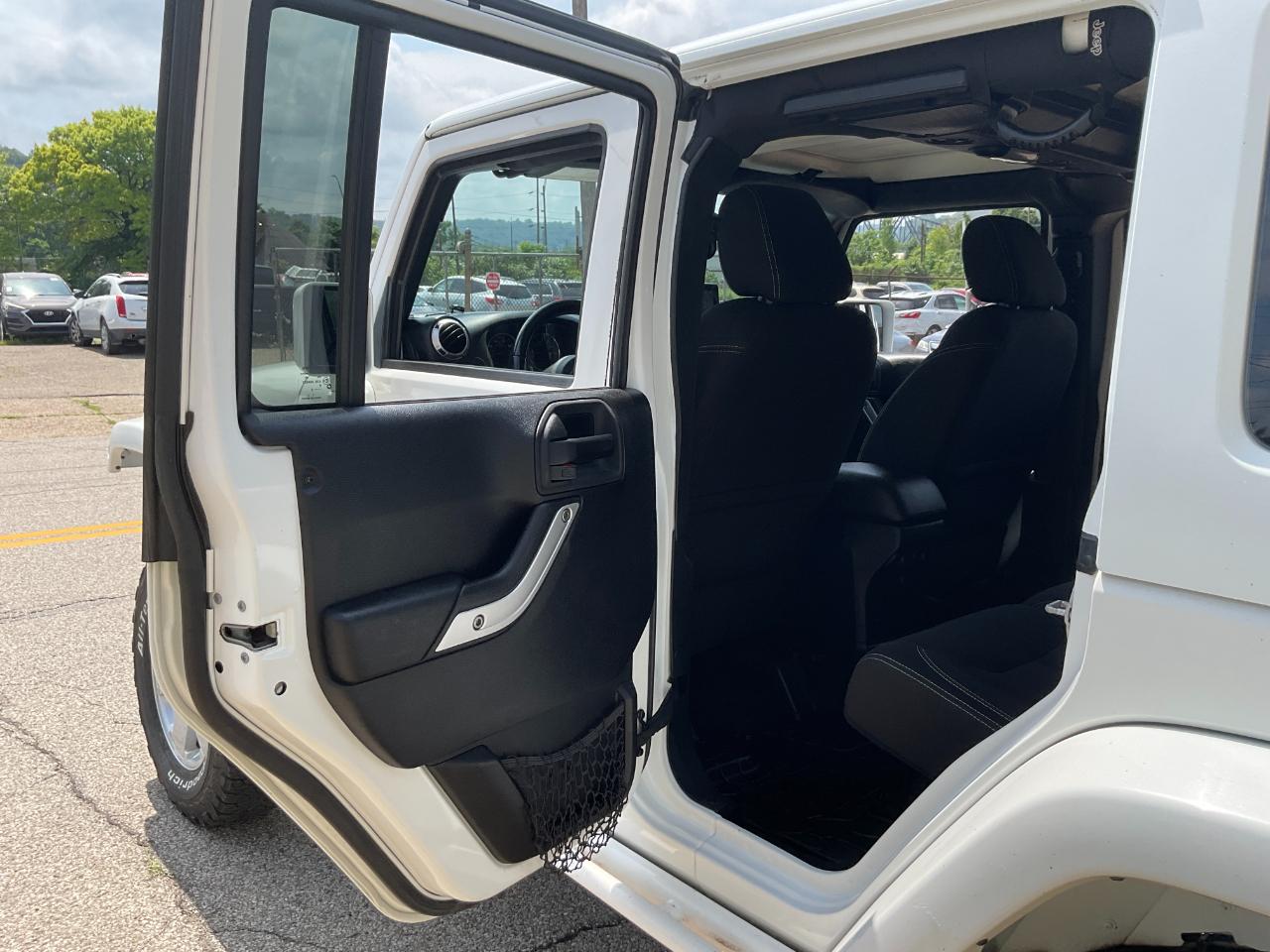 Jeep Wrangler Unlimited Sahara 4WD 2015
