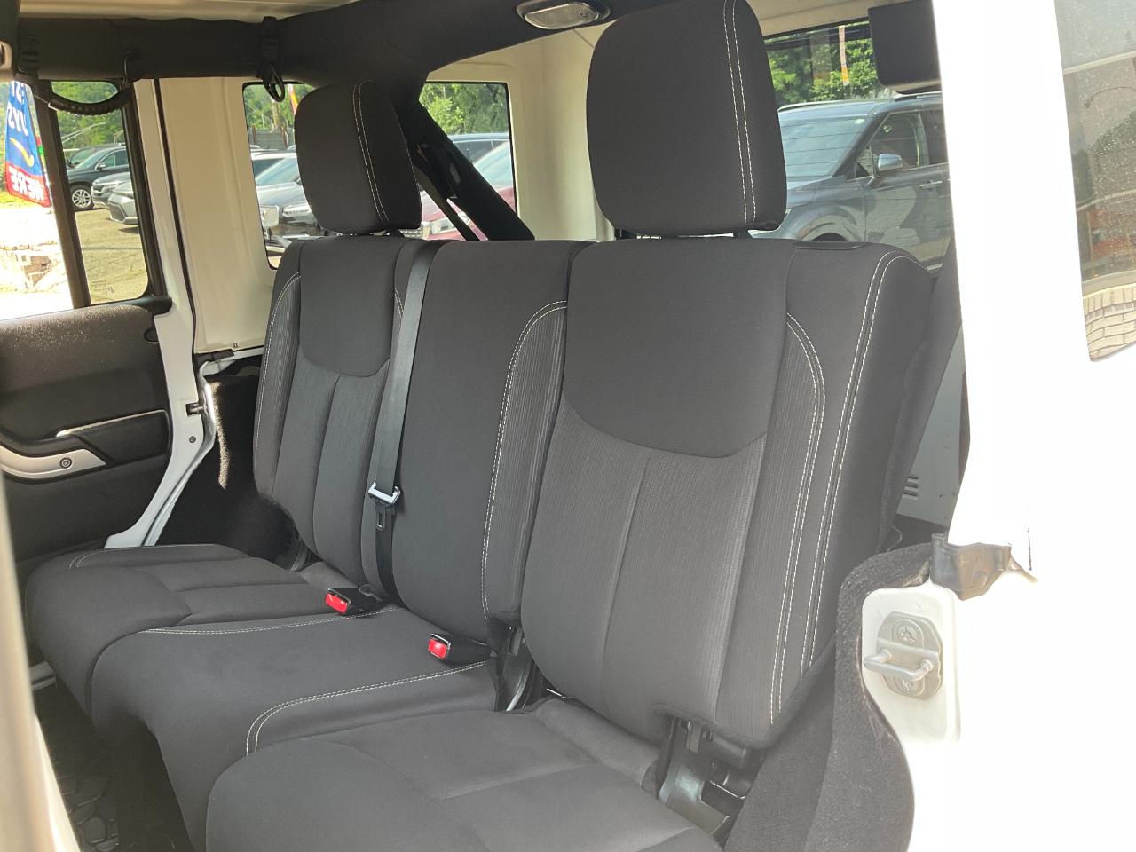 Jeep Wrangler Unlimited Sahara 4WD 2015