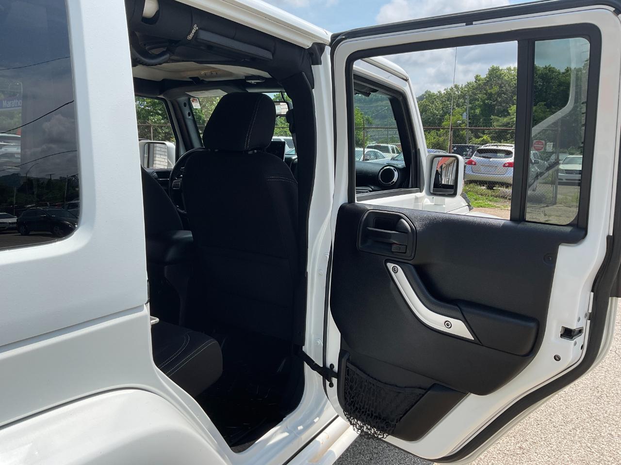 Jeep Wrangler Unlimited Sahara 4WD 2015