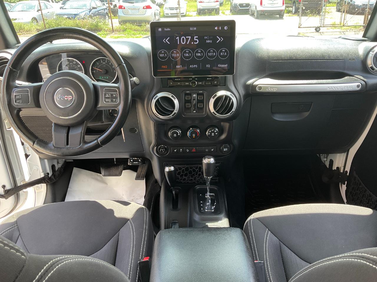 Jeep Wrangler Unlimited Sahara 4WD 2015