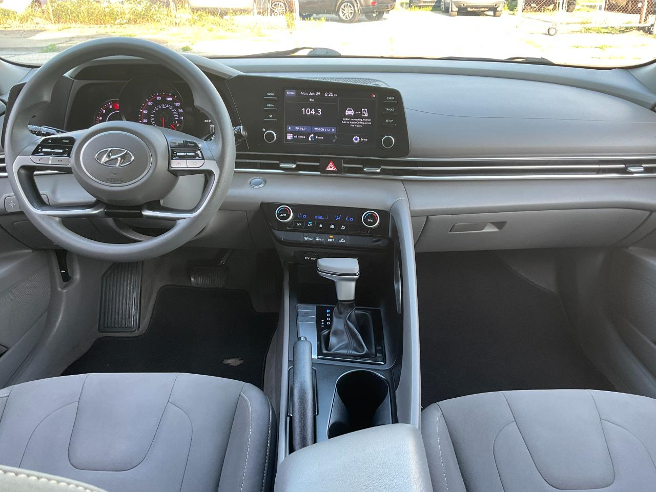 Hyundai Elantra SEL 2022