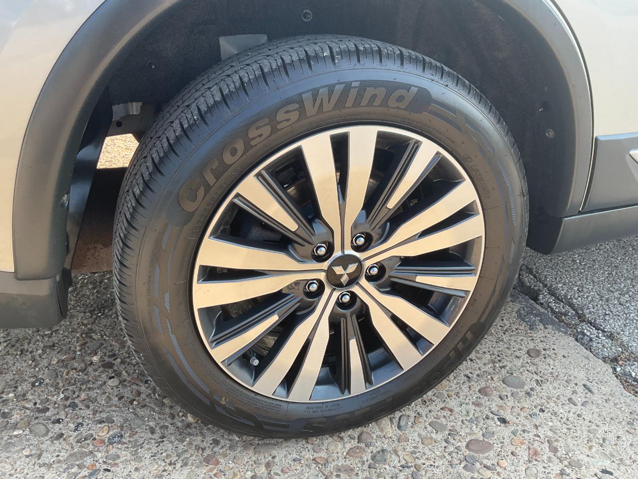 Mitsubishi Outlander SEL AWD 2019