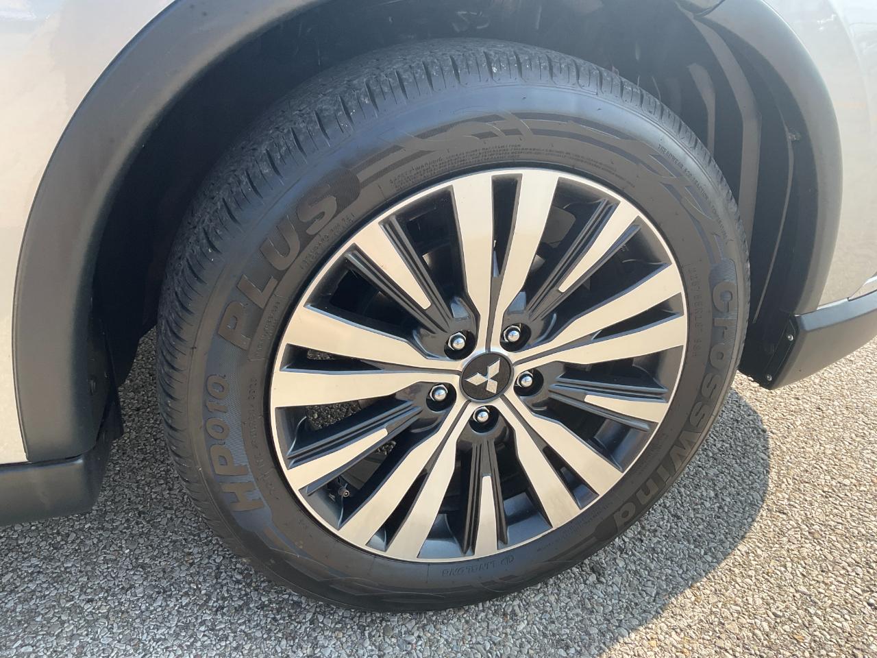 Mitsubishi Outlander SEL AWD 2019