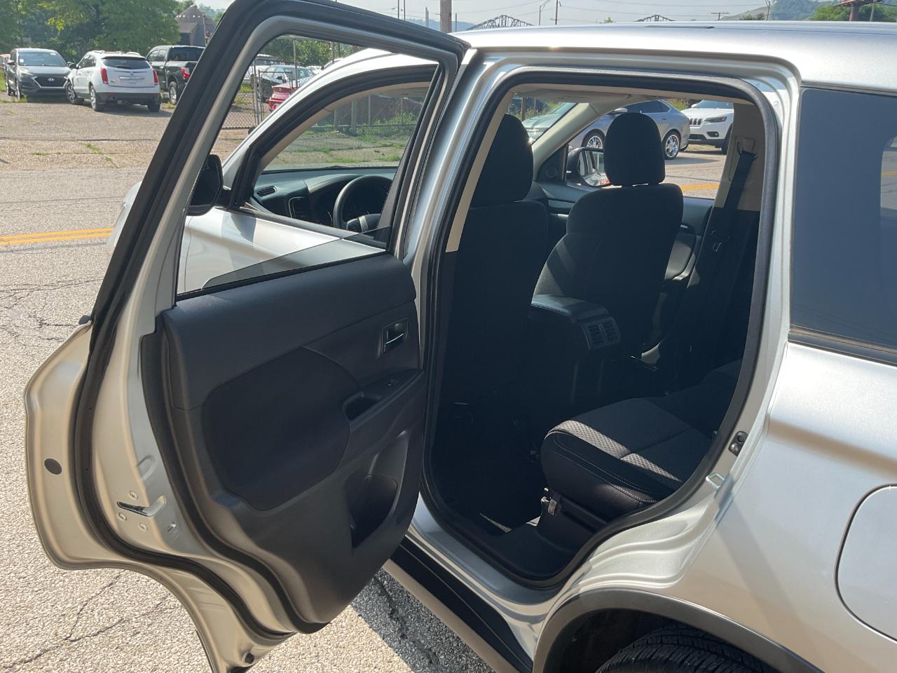 Mitsubishi Outlander SEL AWD 2019