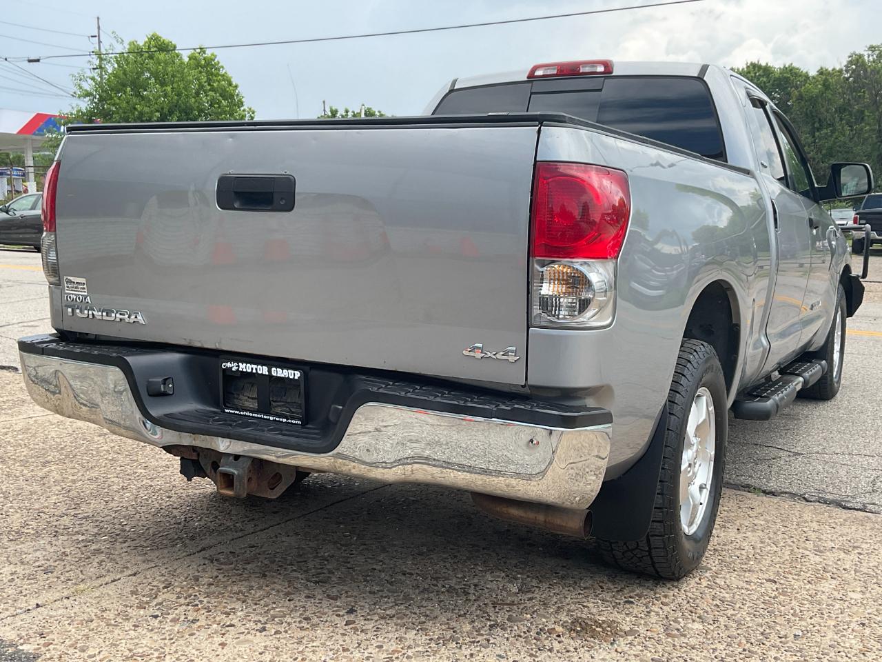 Toyota Tundra SR5 Double Cab 5.7L 4WD 2008