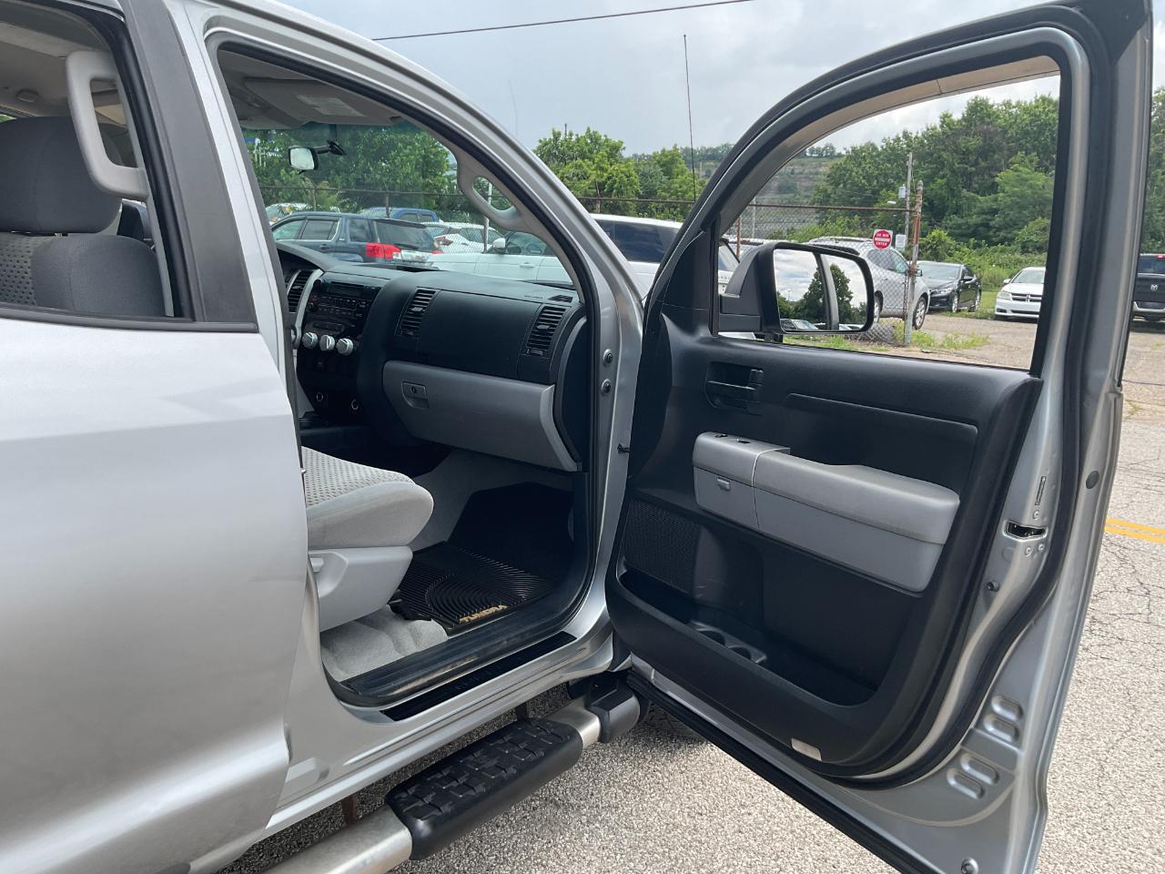 Toyota Tundra SR5 Double Cab 5.7L 4WD 2008