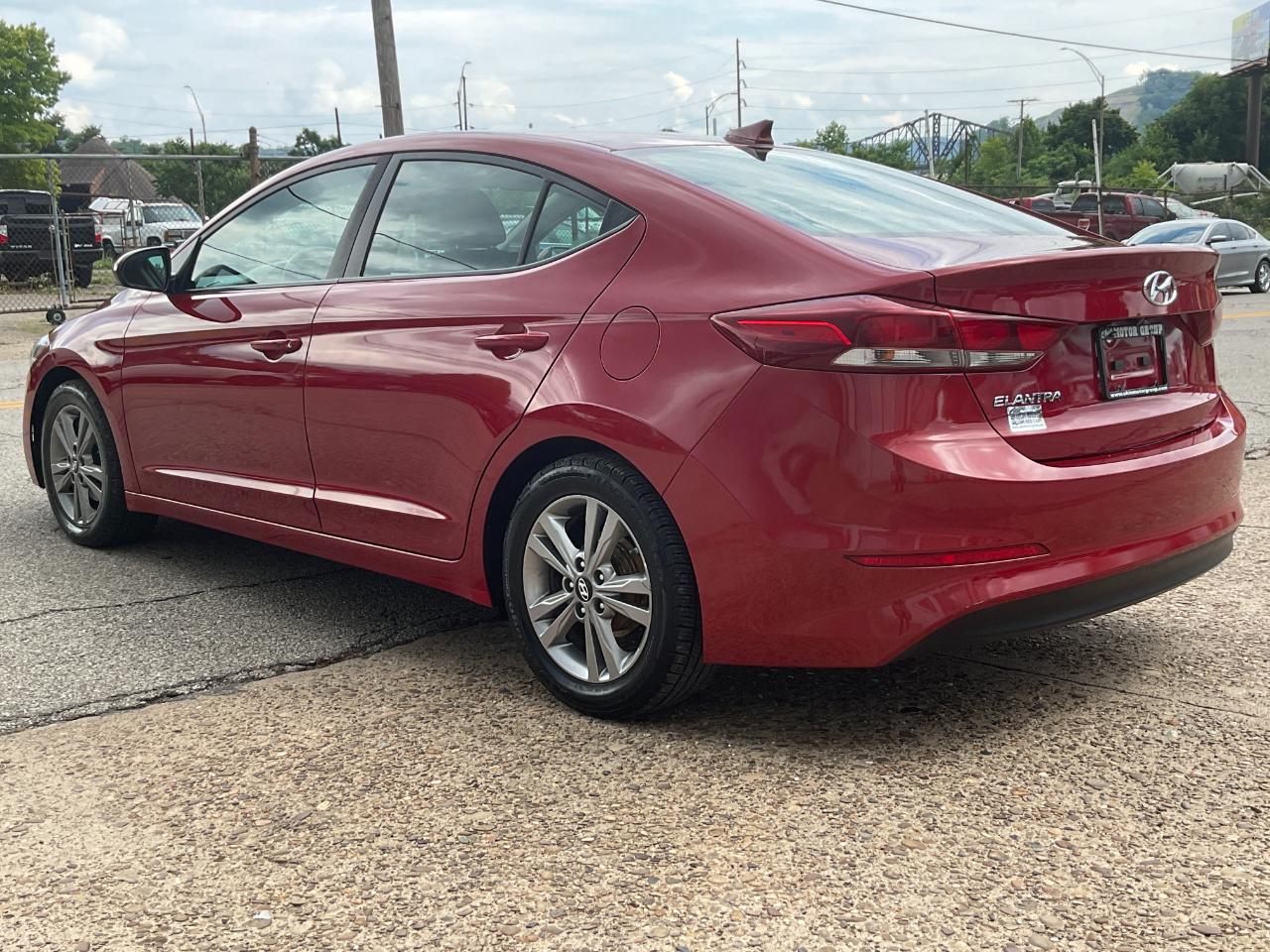 View vehicle photo 7