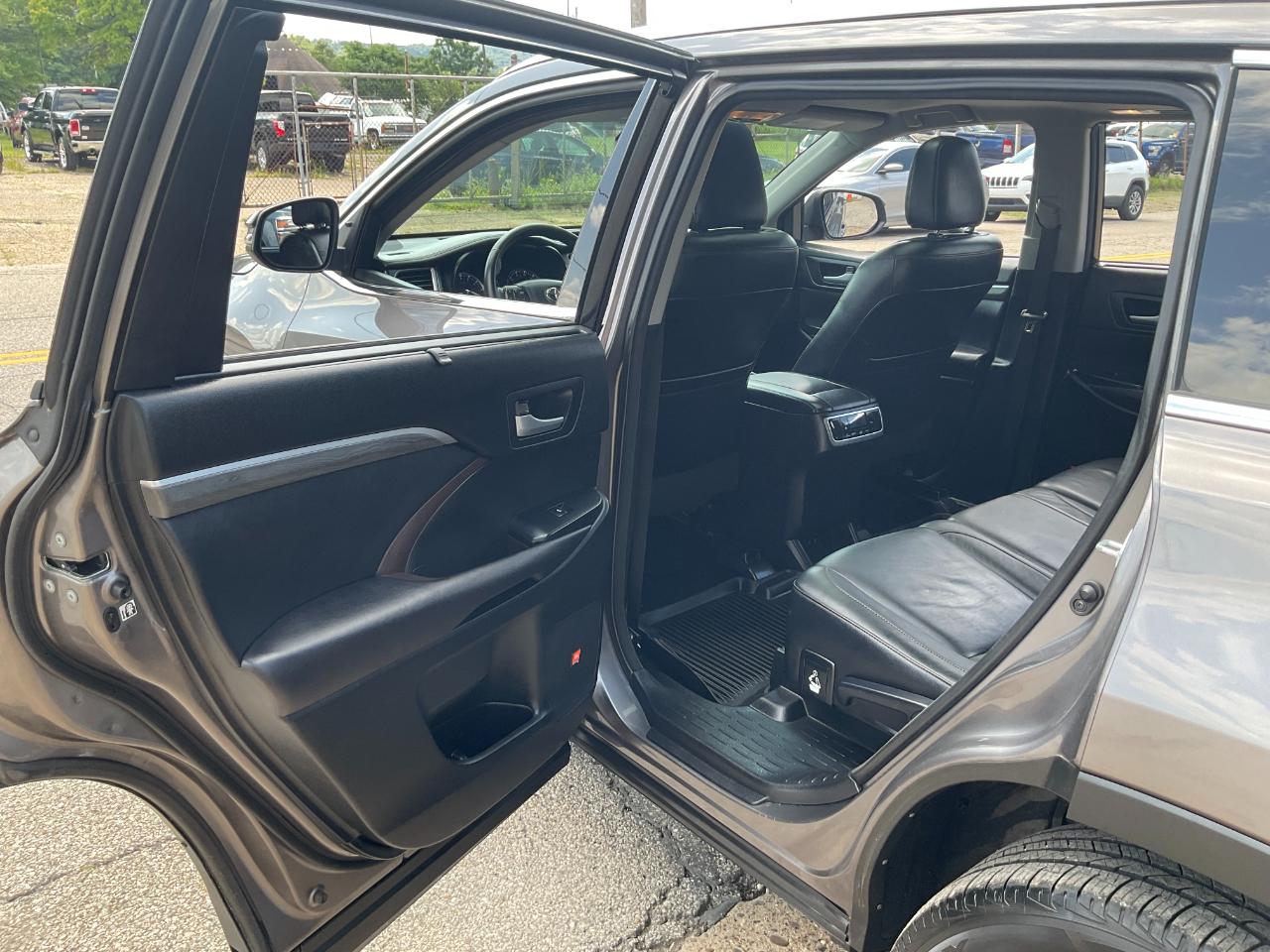 Toyota Highlander Limited AWD V6 2017