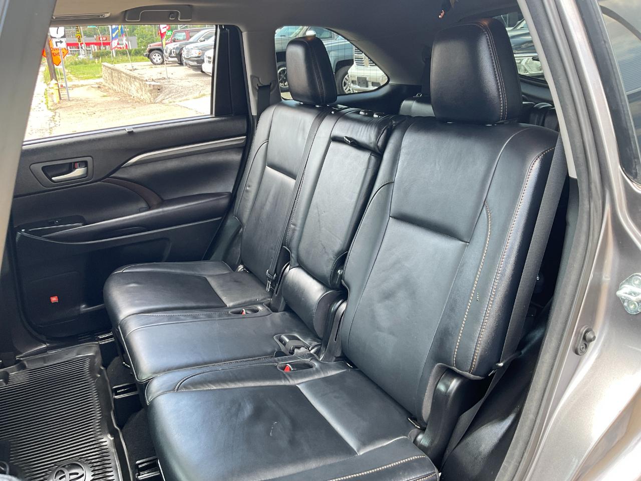 Toyota Highlander Limited AWD V6 2017