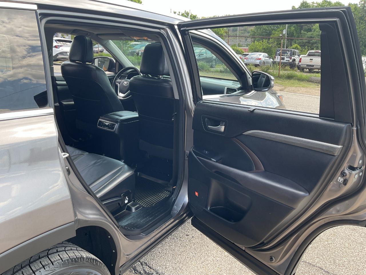 Toyota Highlander Limited AWD V6 2017