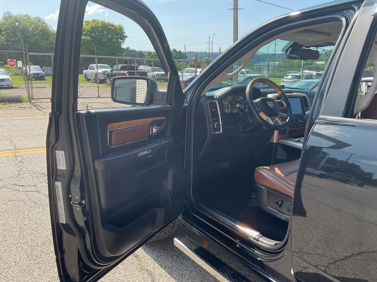 RAM 1500 Longhorn Crew Cab SWB 4WD 2016