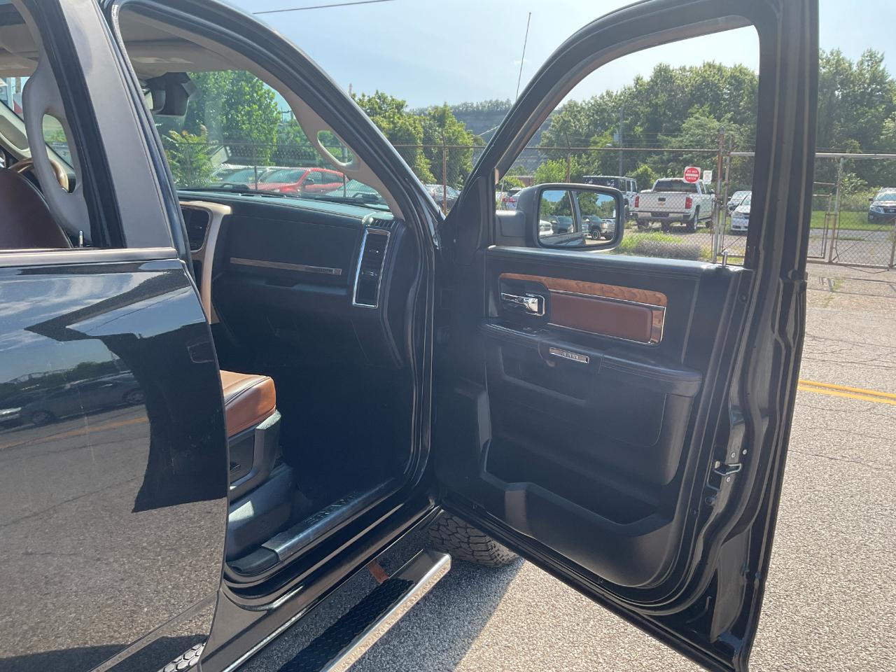 RAM 1500 Longhorn Crew Cab SWB 4WD 2016
