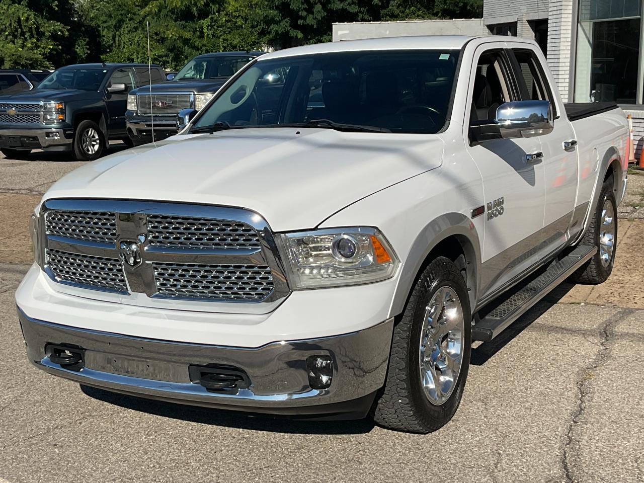 RAM 1500 Laramie Quad Cab 4WD 2015