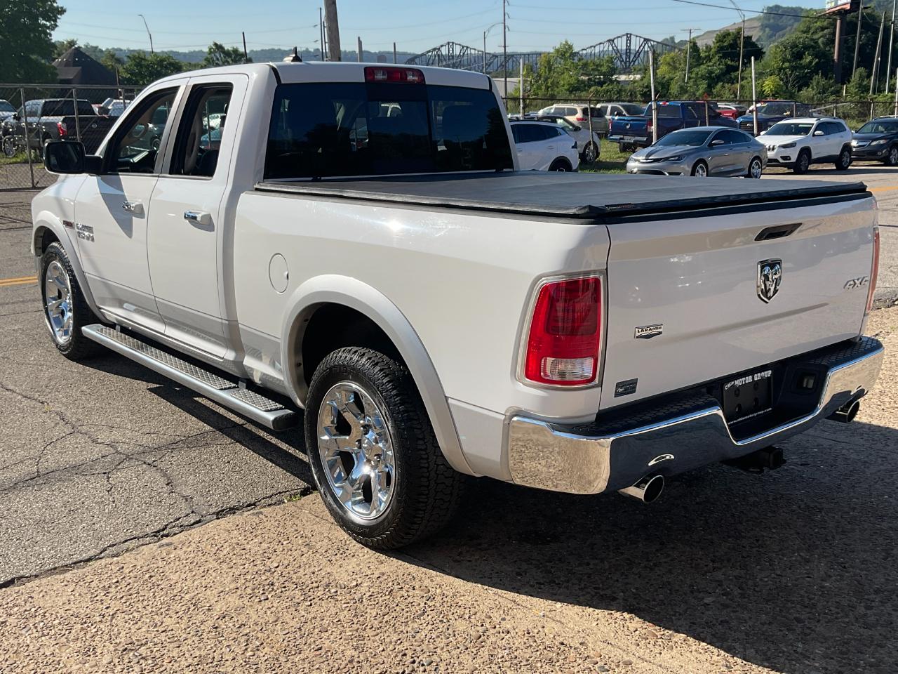 RAM 1500 Laramie Quad Cab 4WD 2015