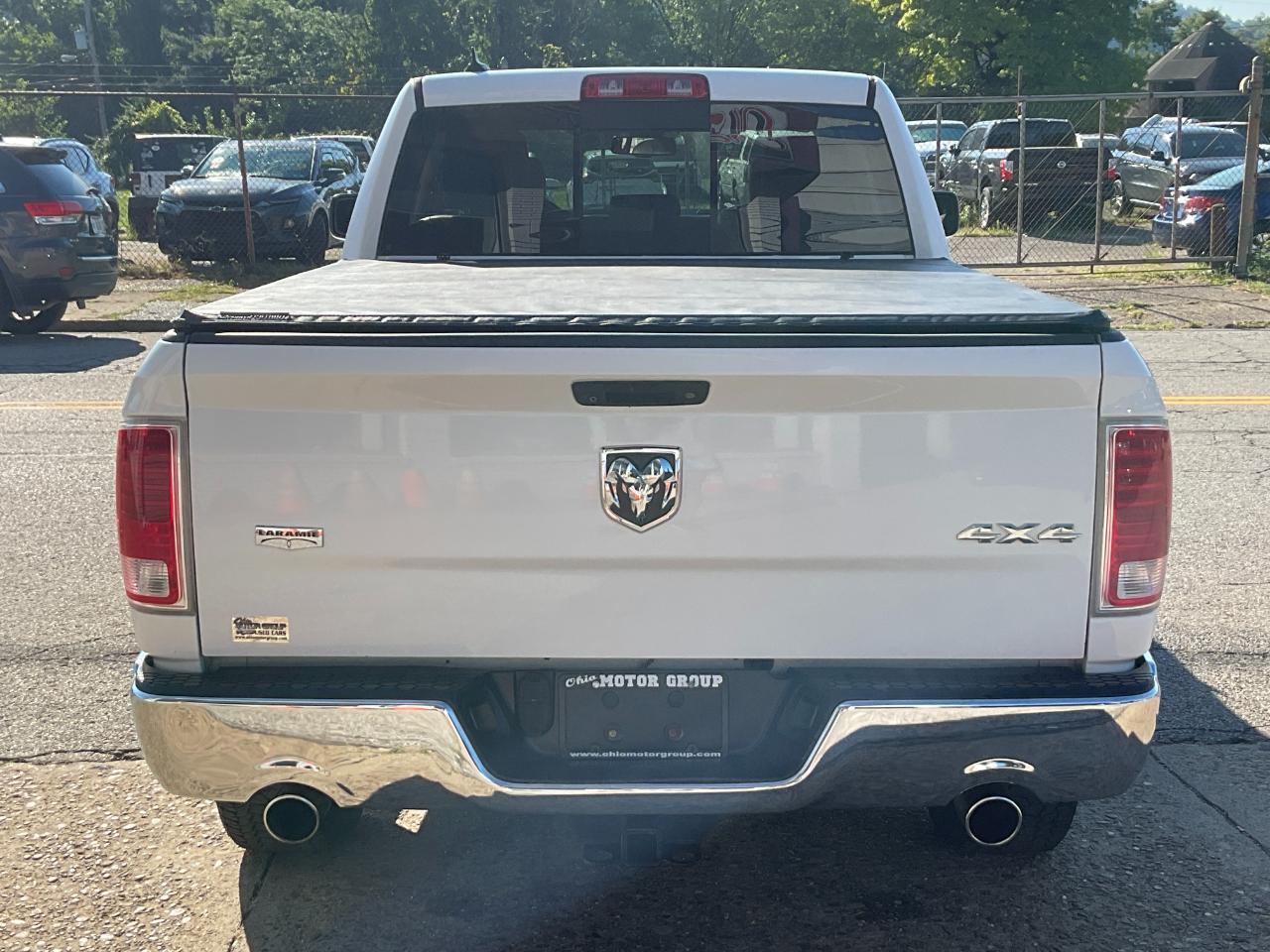 RAM 1500 Laramie Quad Cab 4WD 2015