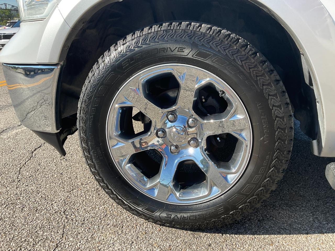 RAM 1500 Laramie Quad Cab 4WD 2015