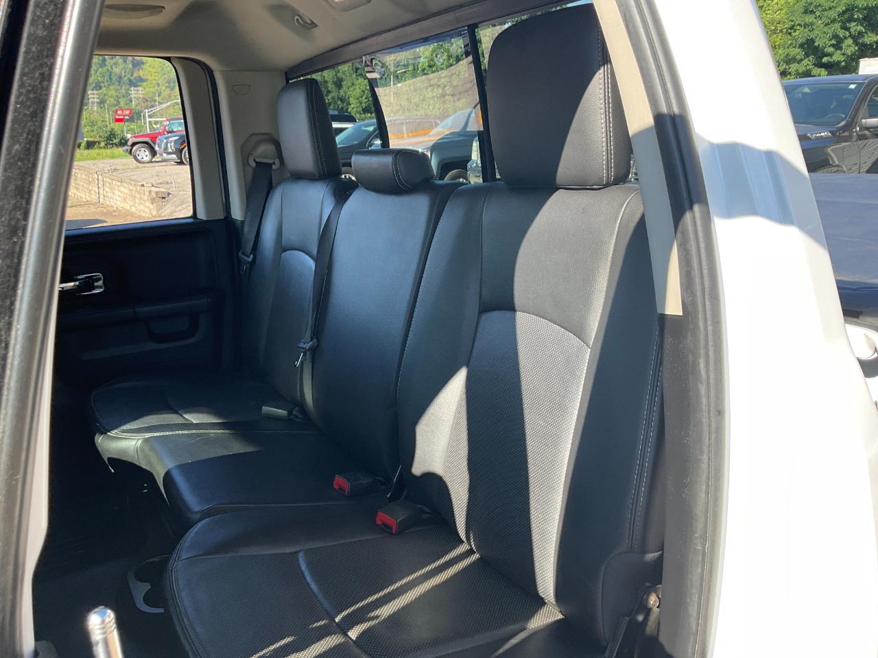 RAM 1500 Laramie Quad Cab 4WD 2015